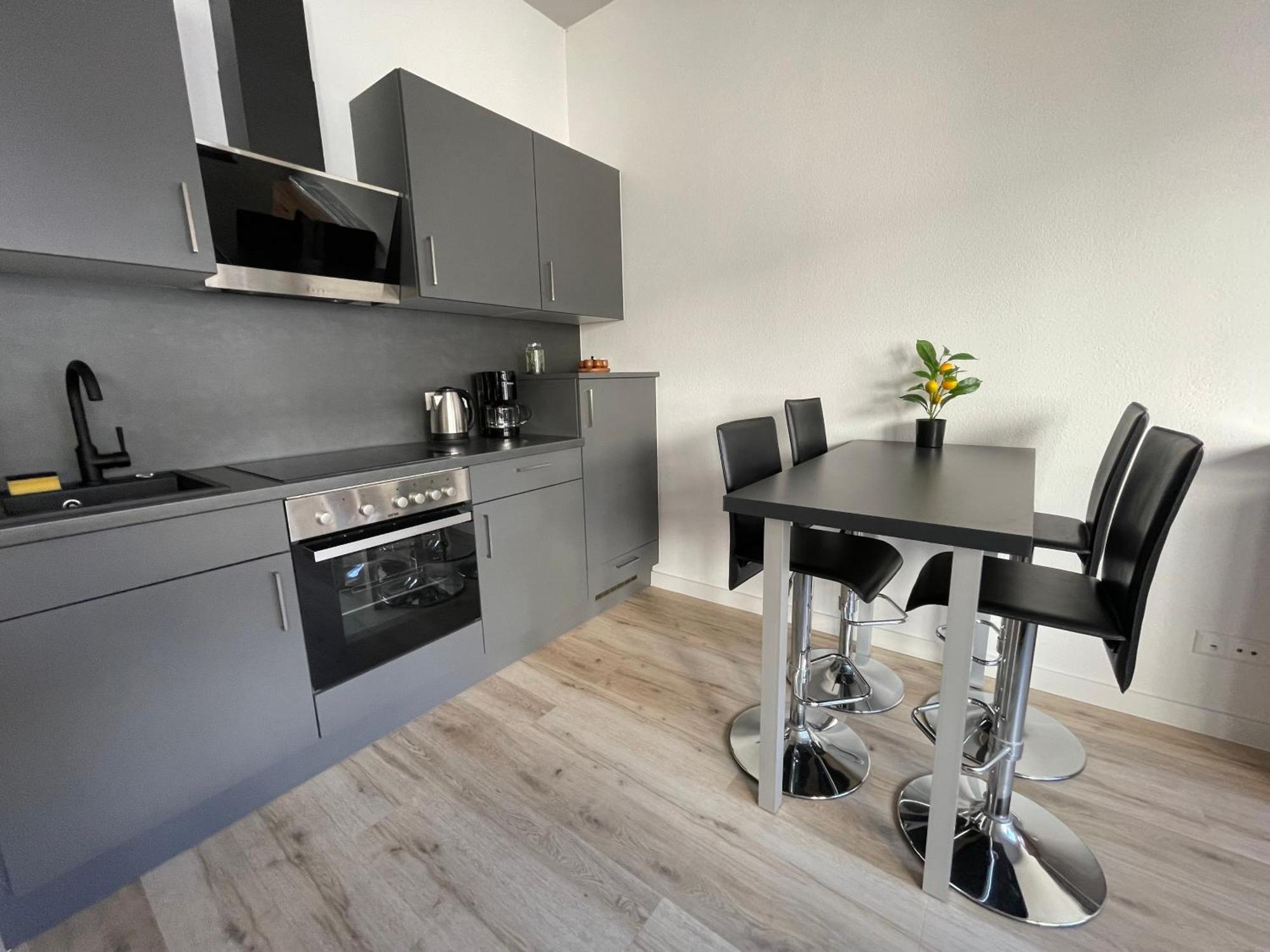 Neu Schwarzwald Zimmer Am Schloessle Goldstadt Pforzheim Exterior foto