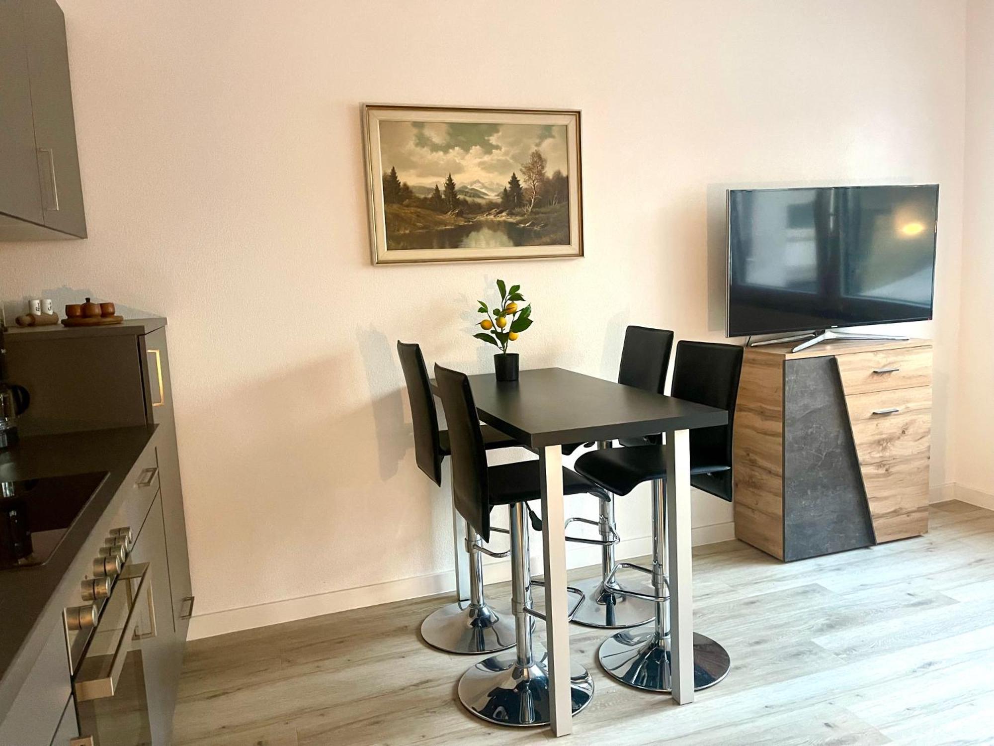 Neu Schwarzwald Zimmer Am Schloessle Goldstadt Pforzheim Exterior foto