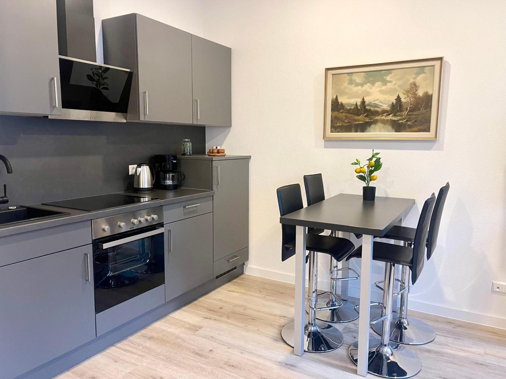 Neu Schwarzwald Zimmer Am Schloessle Goldstadt Pforzheim Exterior foto