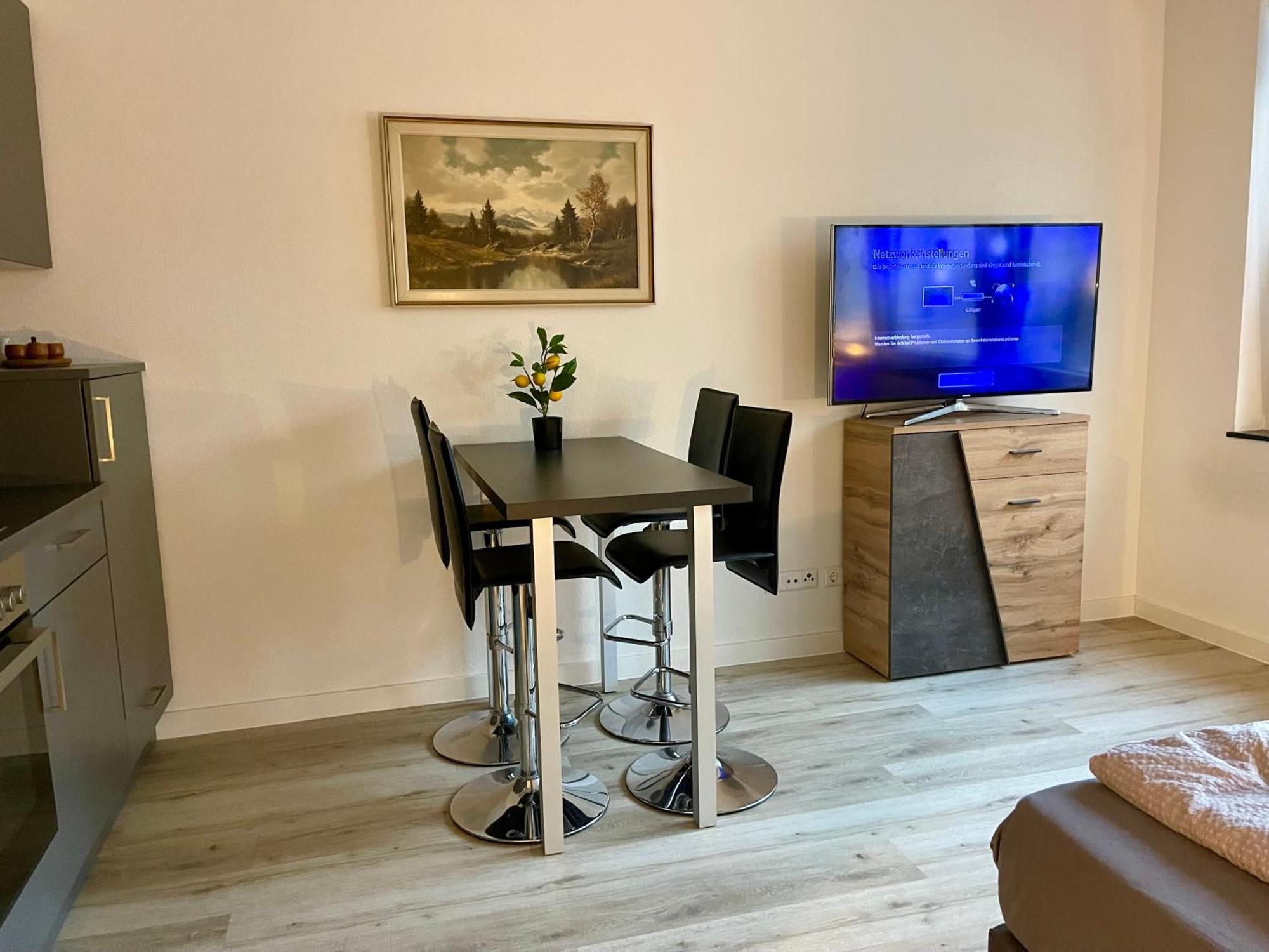 Neu Schwarzwald Zimmer Am Schloessle Goldstadt Pforzheim Exterior foto