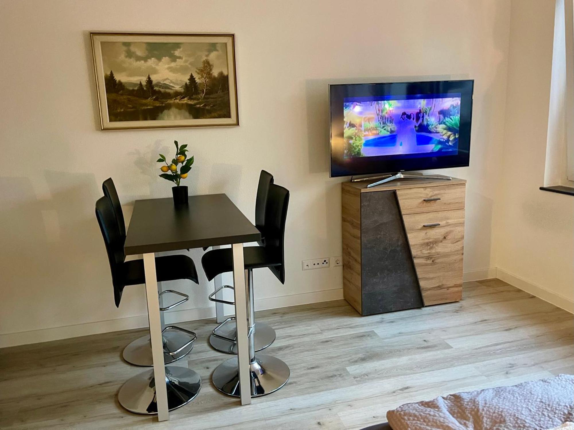 Neu Schwarzwald Zimmer Am Schloessle Goldstadt Pforzheim Exterior foto